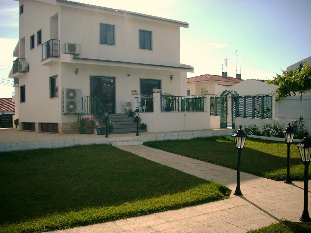 Guest House Toca Dos Grilos Эшторил Экстерьер фото